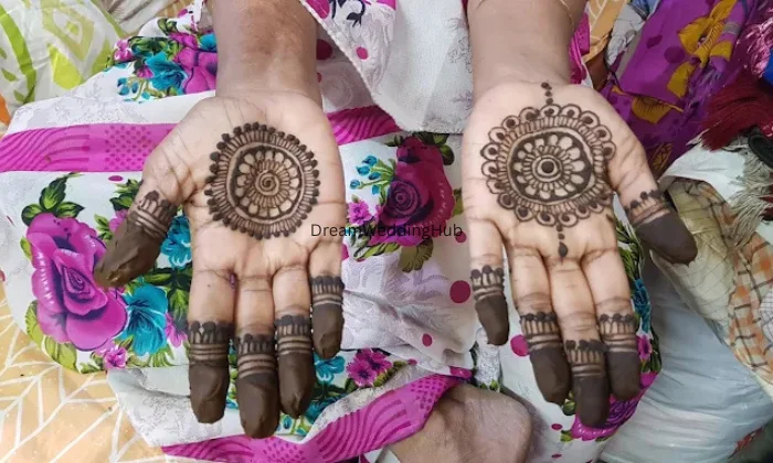 Nusrats mehendi art